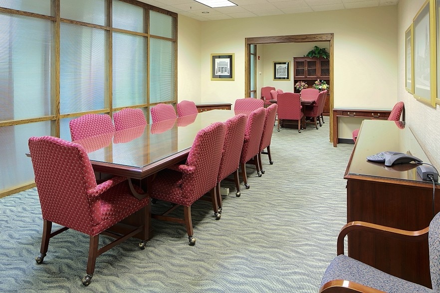 More Photos Of 1000 Fifth Ave, Huntington Medical For Lease