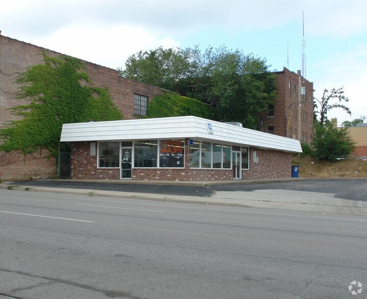 More Photos Of 2552 Leavenworth St, Omaha Freestanding For Sale