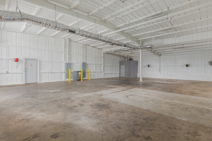 More Photos Of 3100 E Highway 199, Springtown Warehouse For Lease