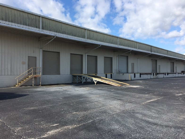 More Photos Of 3130 Reynolds Rd, Lakeland Distribution For Lease
