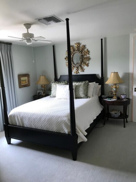 More Photos Of 1780 Commercial Dr, Naples Storefront Retail Residential For Sale