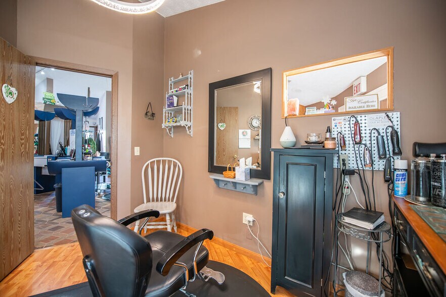 More Photos Of 411 W Canal St, Malvern General Retail For Sale