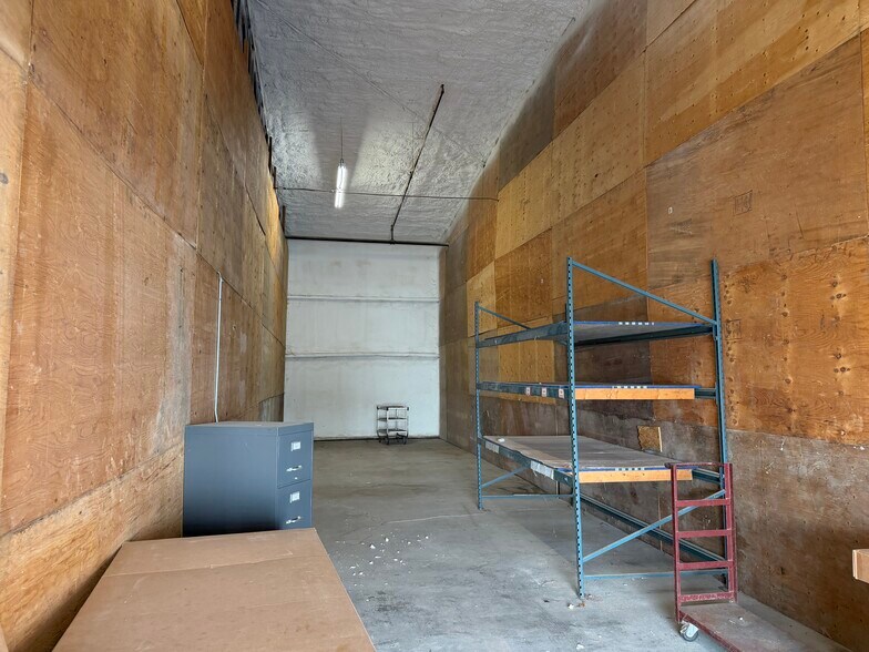 More Photos Of 48 Warehouse Rd, Hyannis Warehouse For Lease