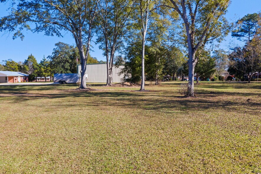 More Photos Of 1213 Main St, Chipley Office For Sale