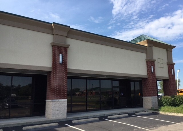 More Photos Of 203-304 Hunter Station Rd, Sellersburg Freestanding For Lease