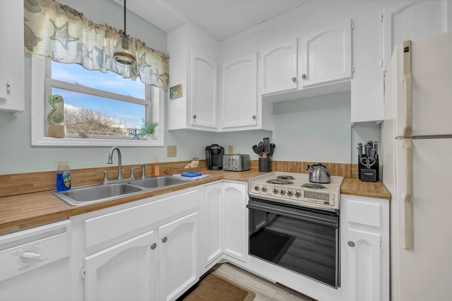 More Photos Of 1503 Carolina Beach AVE N, Carolina Beach Apartments For Sale