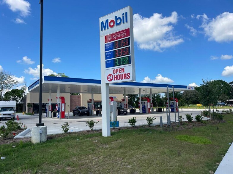 More Photos Of Alvin, Alvin Convenience Store For Lease
