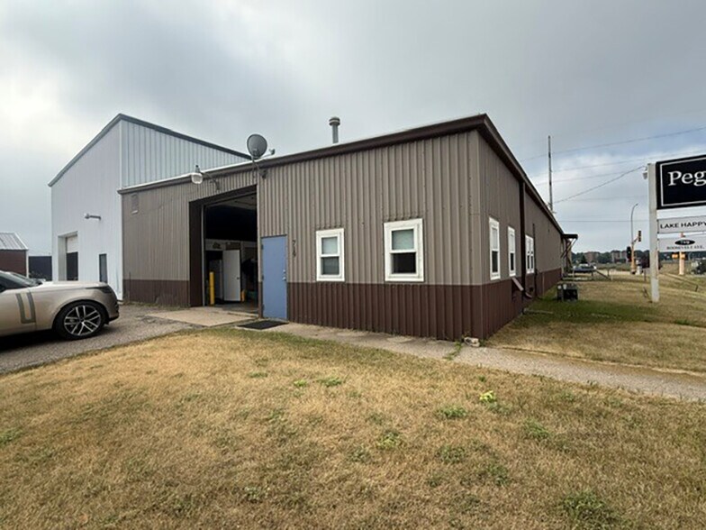 More Photos Of 719 Roosevelt Ave, Detroit Lakes Light Distribution For Sale