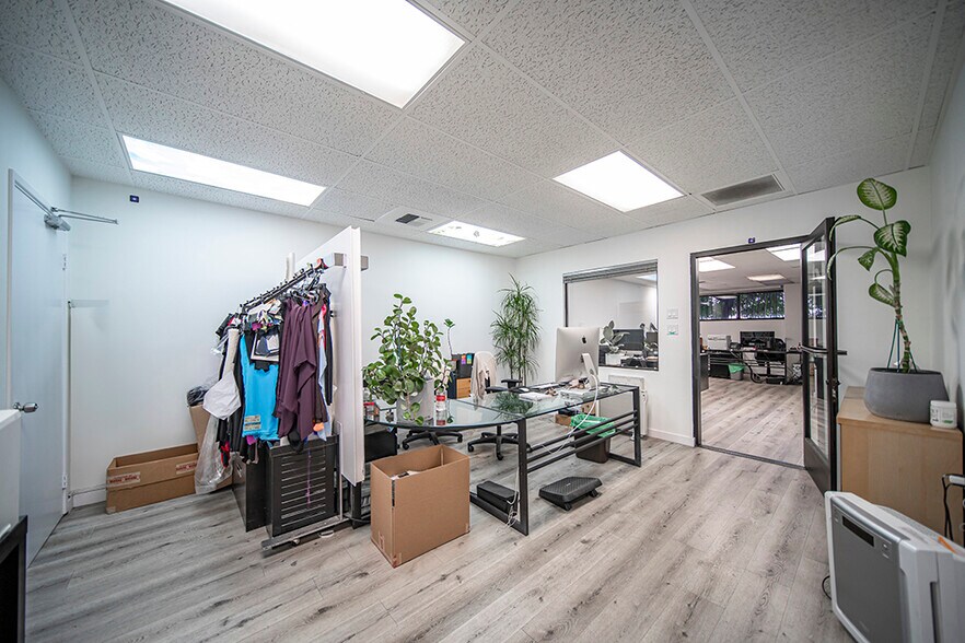 More Photos Of 2000-2020 Hawkins Cir, Los Angeles Manufacturing For Lease