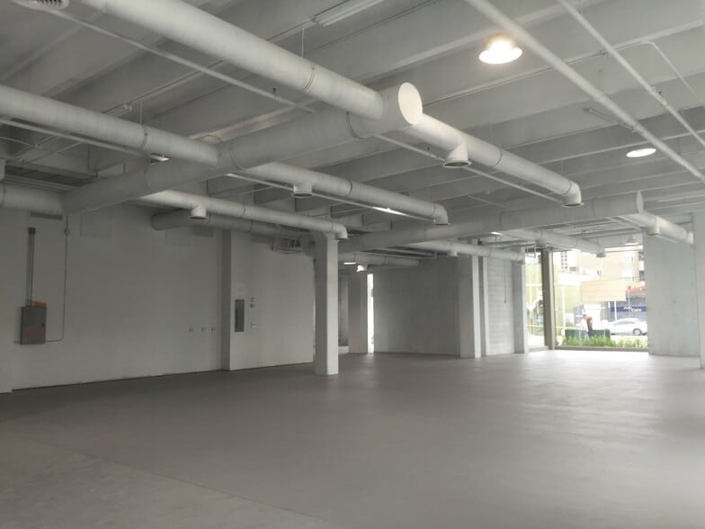 More Photos Of 600 S La Brea Ave, Los Angeles Storefront Retail Residential For Sale