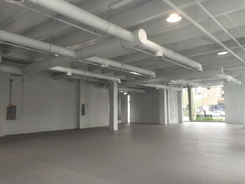 More Photos Of 600 S La Brea Ave, Los Angeles Storefront Retail Residential For Sale