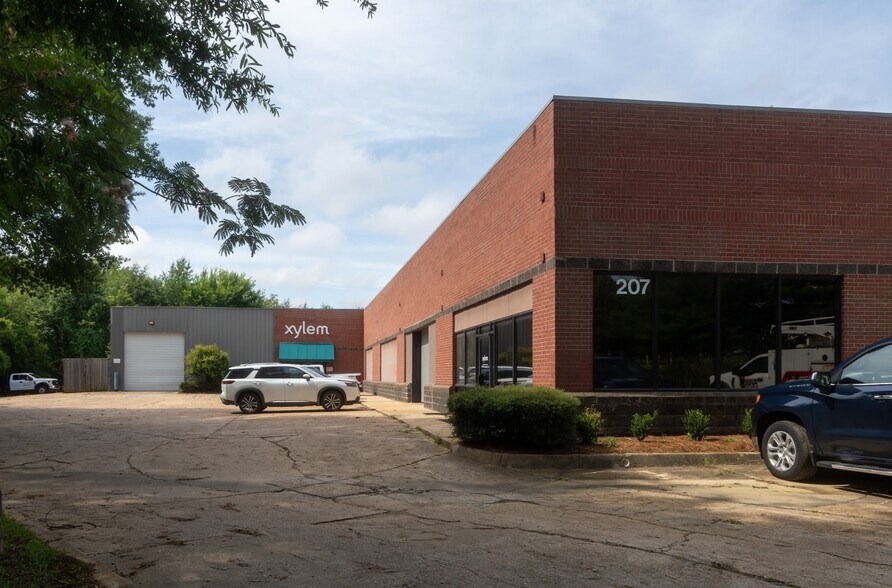 More Photos Of 207 Park Ct, Ridgeland Warehouse For Lease