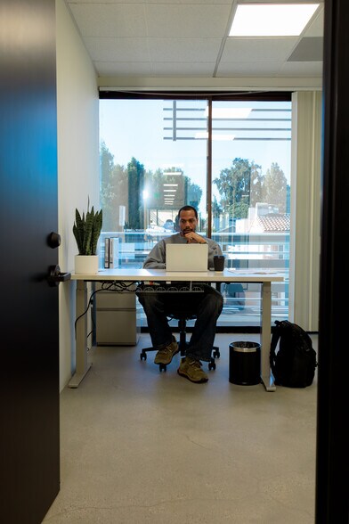 More Photos Of 1964 Westwood Blvd, Los Angeles Coworking Space