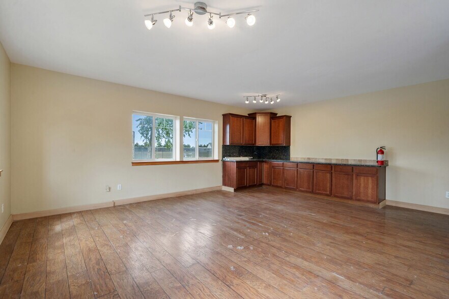 More Photos Of 261043 101 Hwy, Sequim Office For Lease