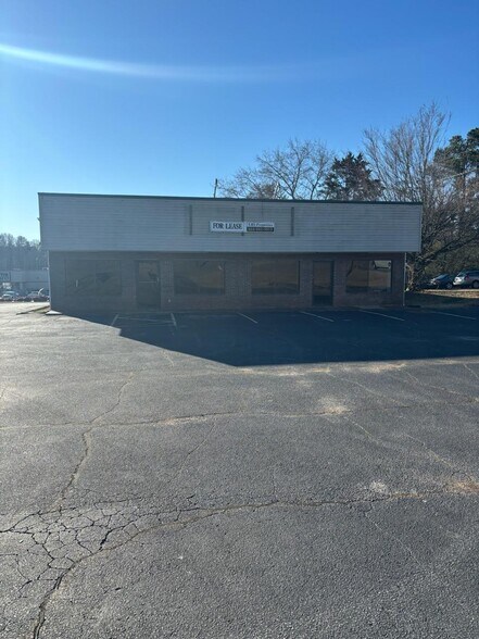 More Photos Of 1687 Sandifer Blvd, Seneca Freestanding For Lease