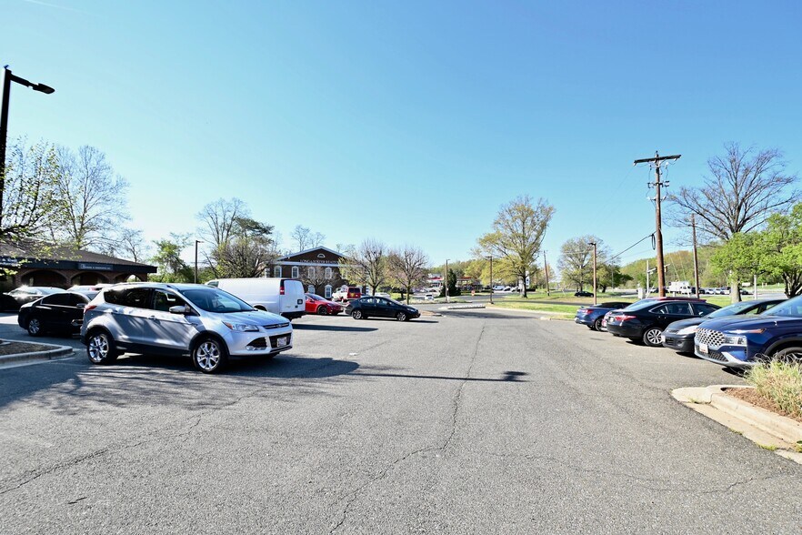 More Photos Of 10903 Indian Head Hwy, Fort Washington Office For Sale