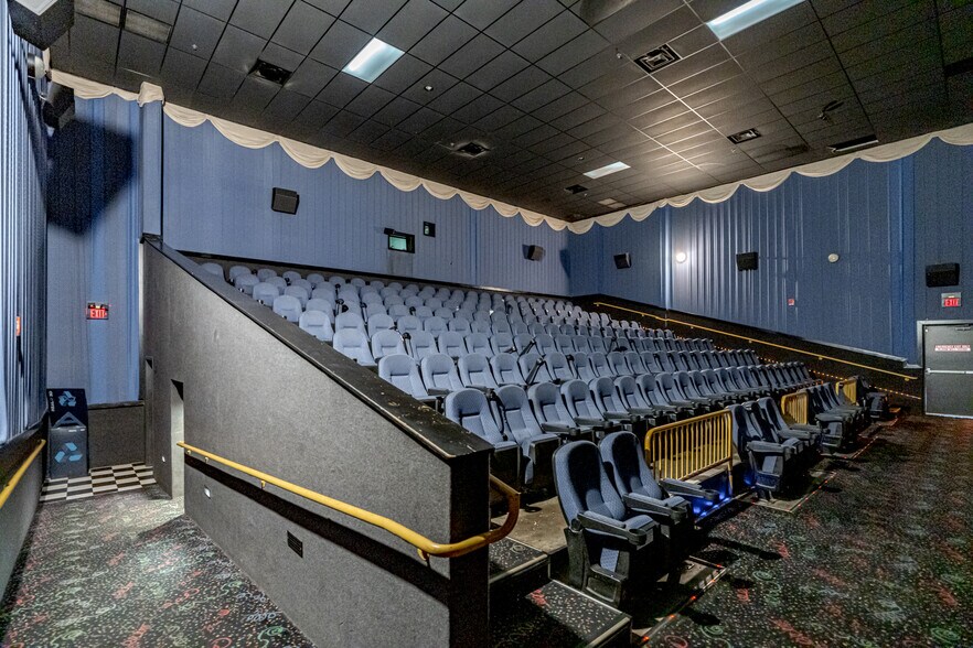 More Photos Of 250 Breighton Cir, Shelbyville Movie Theatre For Sale