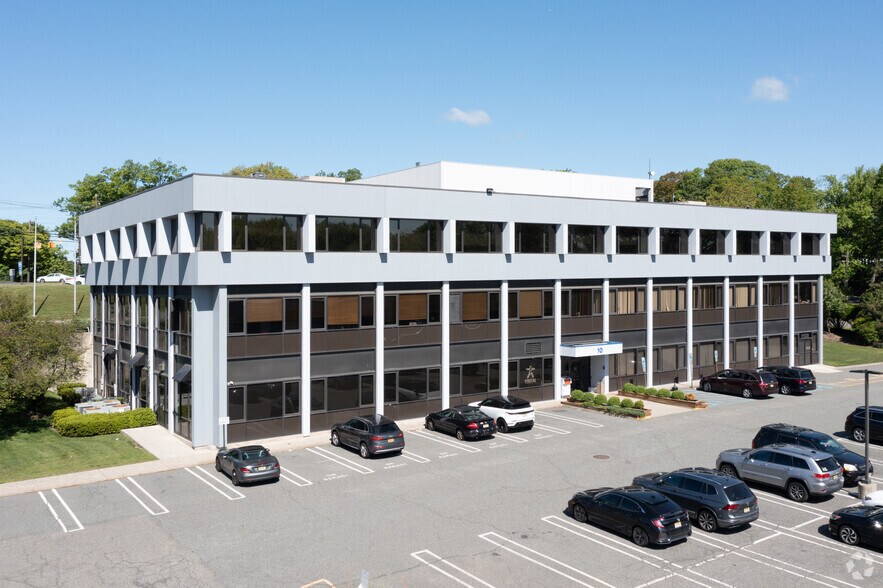 More Photos Of 10 Forest Ave, Paramus Medical For Lease