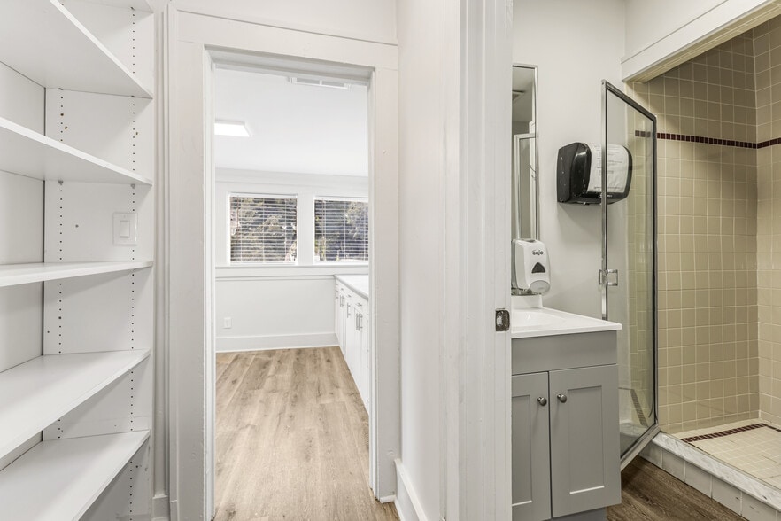 More Photos Of 138 E Gore St, Orlando Medical For Sale