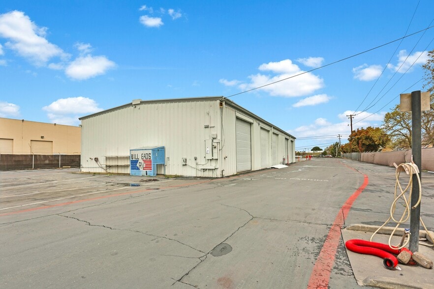Primary Photo Of 5650 66th Ave, Sacramento Self Storage For Sale