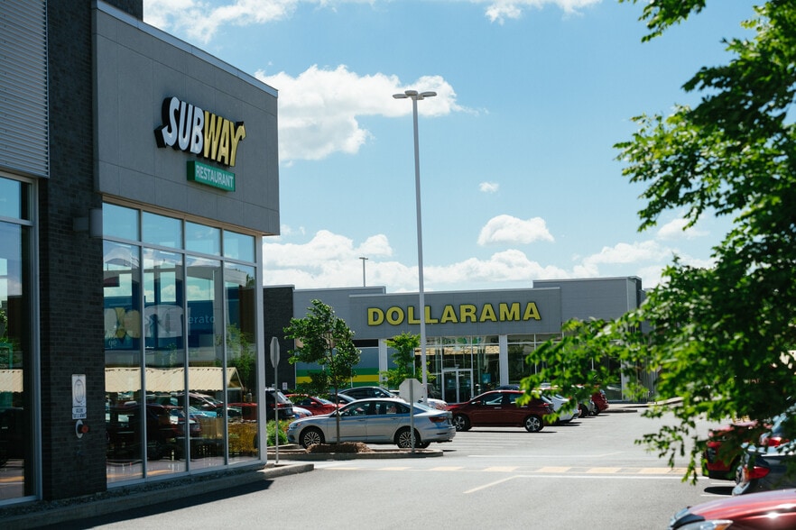 More Photos Of 7505 Grande Allée, Brossard Unknown For Lease