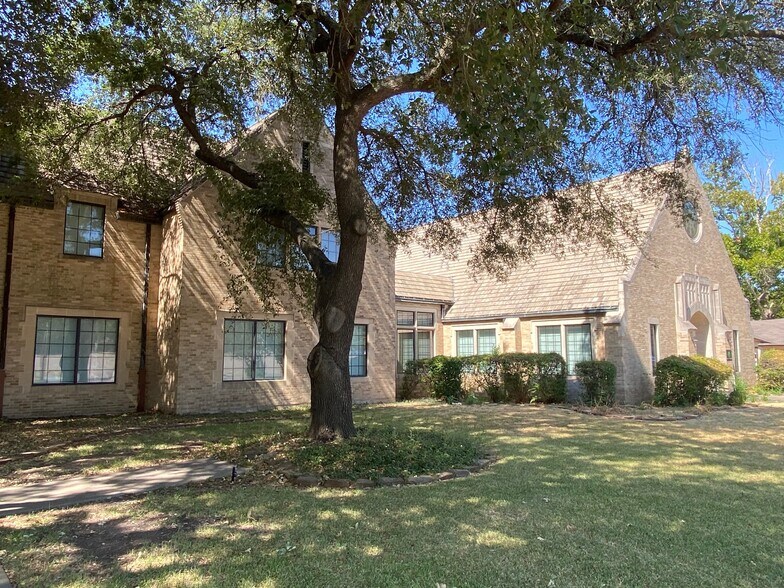 315 N Rogers St, Waxahachie, TX 75165 Religious Facility For Sale