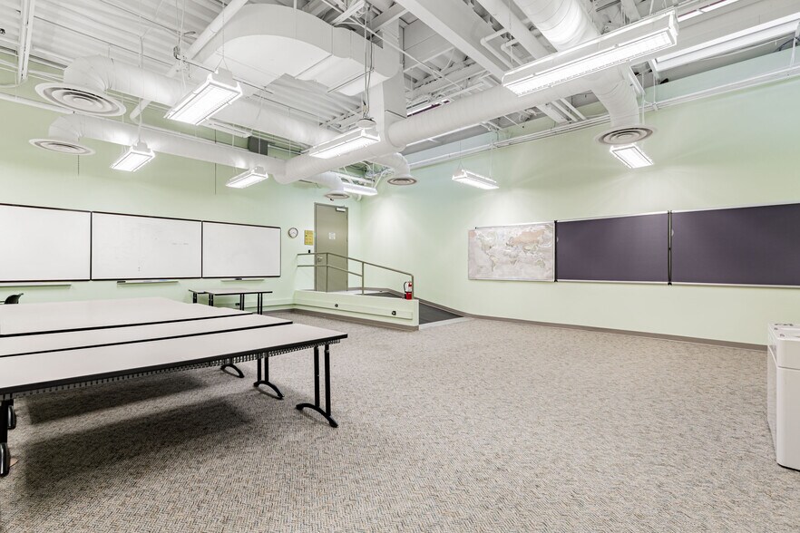 More Photos Of 33 Kern Rd, Toronto Light Distribution For Sale