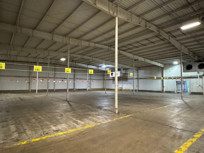 More Photos Of 220 W Ewing Ave, South Bend Refrigeration Cold Storage For Sale