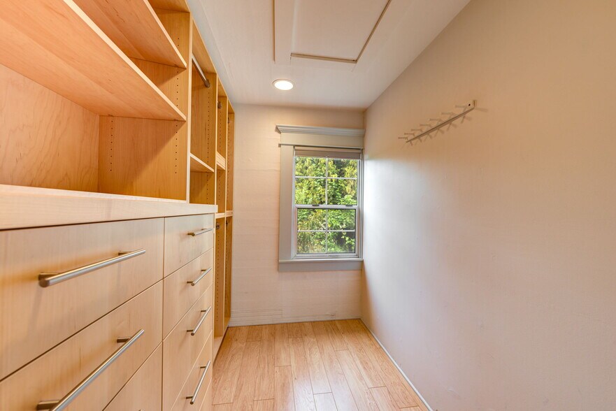 More Photos Of 654 W Main St, Monroe Office For Sale
