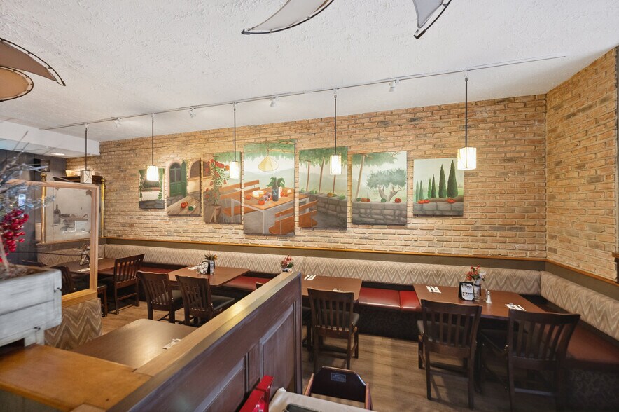 More Photos Of 21 Hill St, Southampton Restaurant For Lease