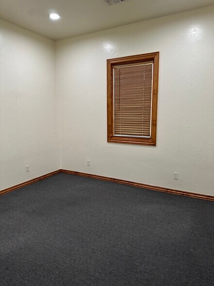 More Photos Of 2236 NW 164th St, Edmond Office For Lease