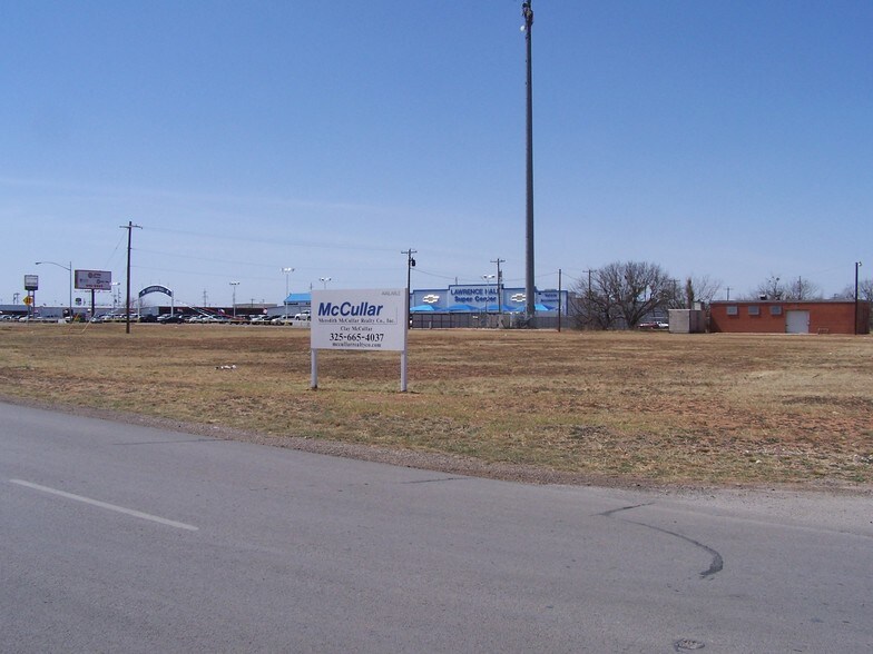 More Photos Of 326 N Clack St, Abilene Land For Sale