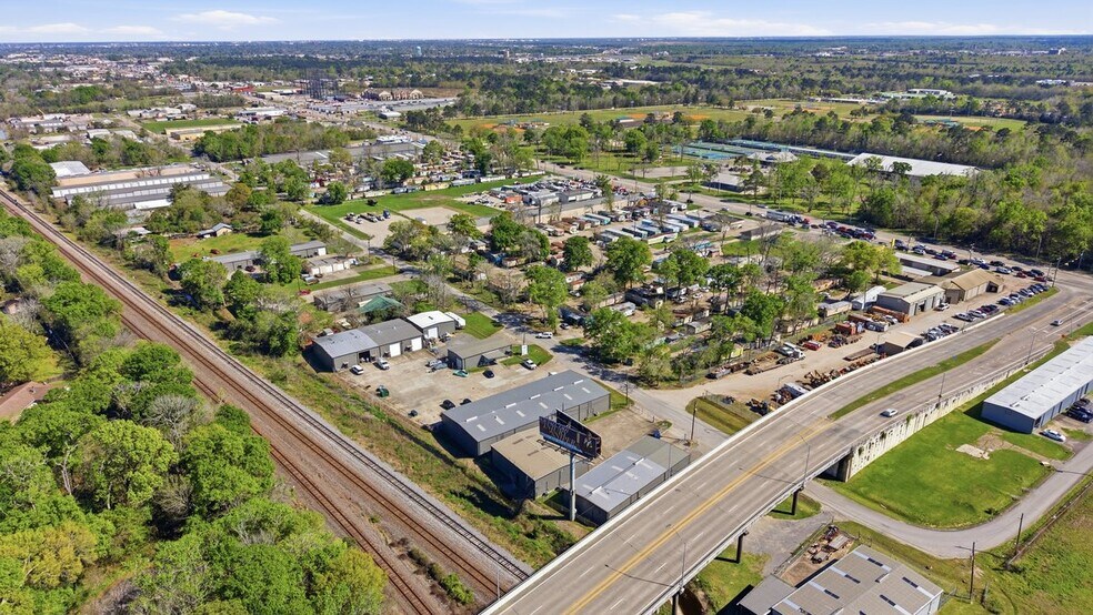 More Photos Of 6550 Westwood Blvd, Beaumont Industrial For Lease
