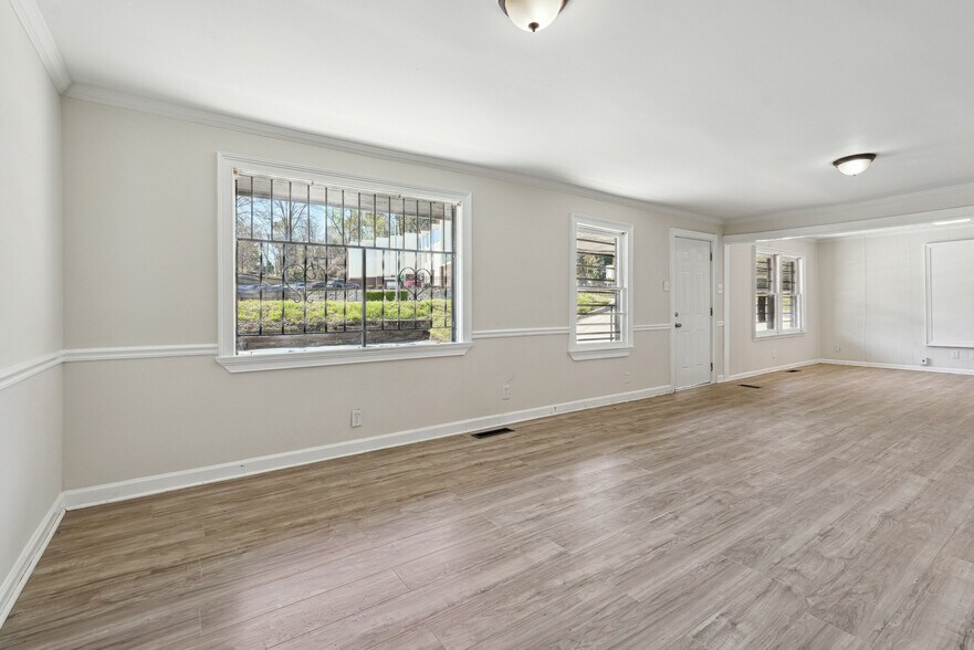 More Photos Of 401 SW Cleveland Ave, Atlanta Office Residential For Sale