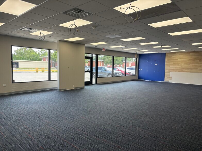 More Photos Of 705-711 24th St, Ames General Retail For Lease