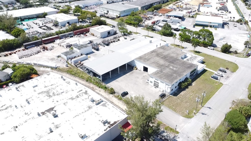 More Photos Of 1649 Avenue L, Riviera Beach Warehouse For Sale