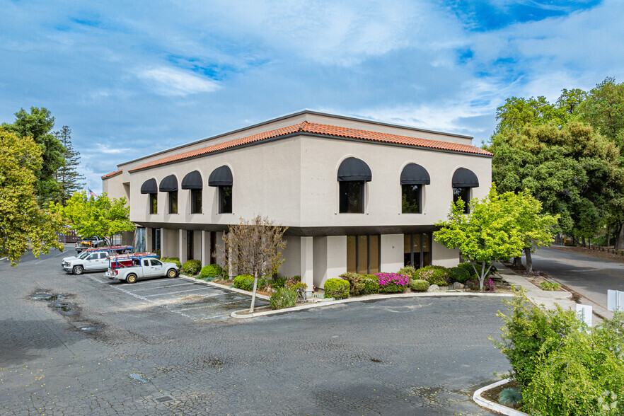 Primary Photo Of 3120-3132 W Main St, Visalia Office For Lease