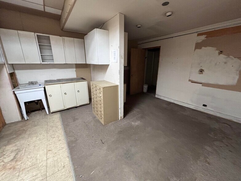 More Photos Of 3 Orchard St, Pittsfield Apartments For Lease