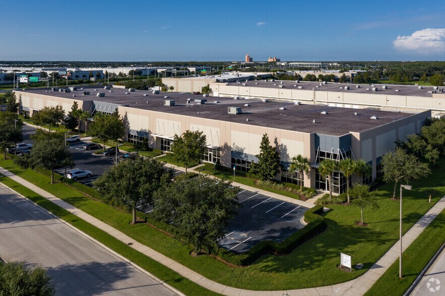 More Photos Of 2405 Commerce Park Dr, Orlando Unknown For Lease