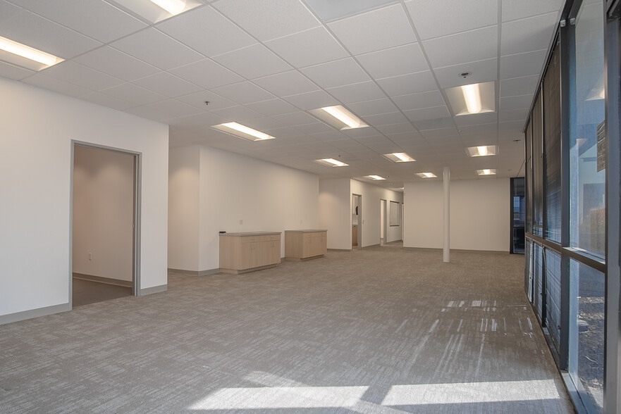 More Photos Of 188 Newport Dr, San Marcos Warehouse For Lease