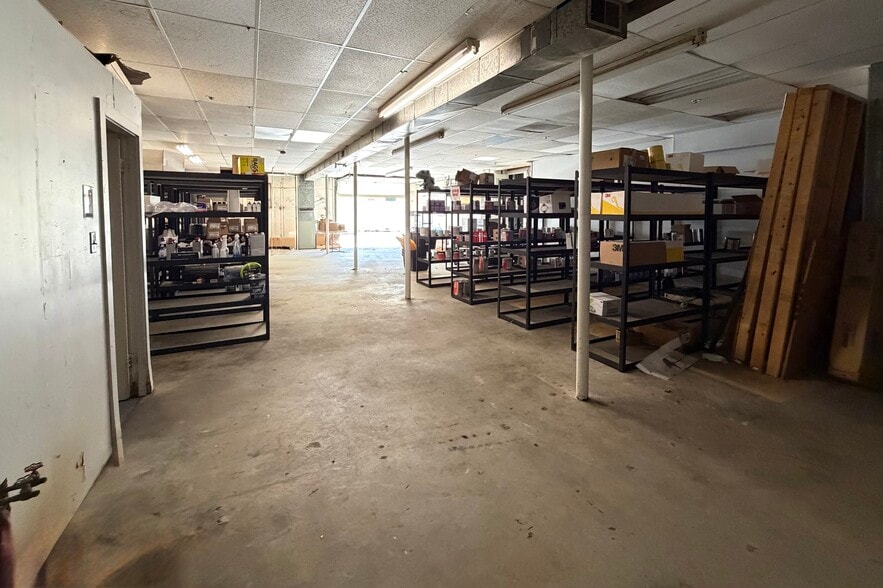 More Photos Of 161-163 Merrimac St, Woburn Service For Lease