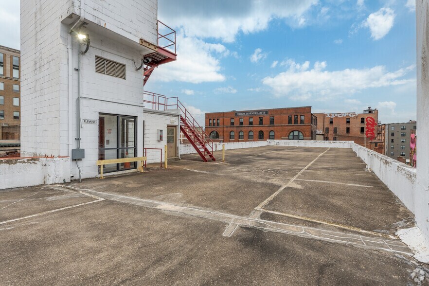 More Photos Of 229 W Saratoga St, Baltimore Parking Garage For Sale