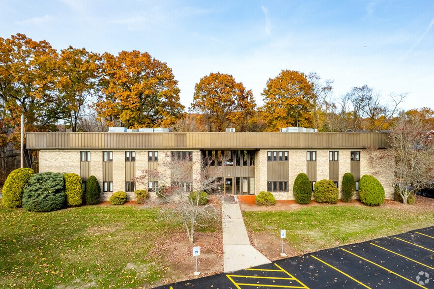 More Photos Of 106 Nate Whipple Hwy, Cumberland Office For Lease