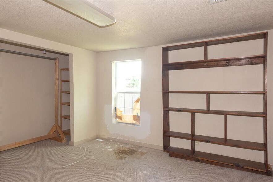 More Photos Of 603 W Main St, Johnson City Office For Sale