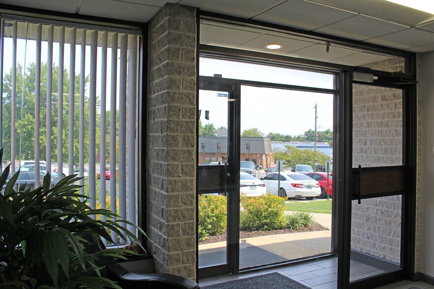 More Photos Of 101 Ritchie Rd, Capitol Heights Warehouse For Sale