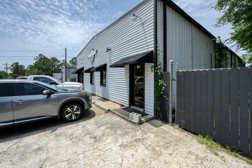 More Photos Of 508 Bryant Rd, Conroe Manufacturing For Sale