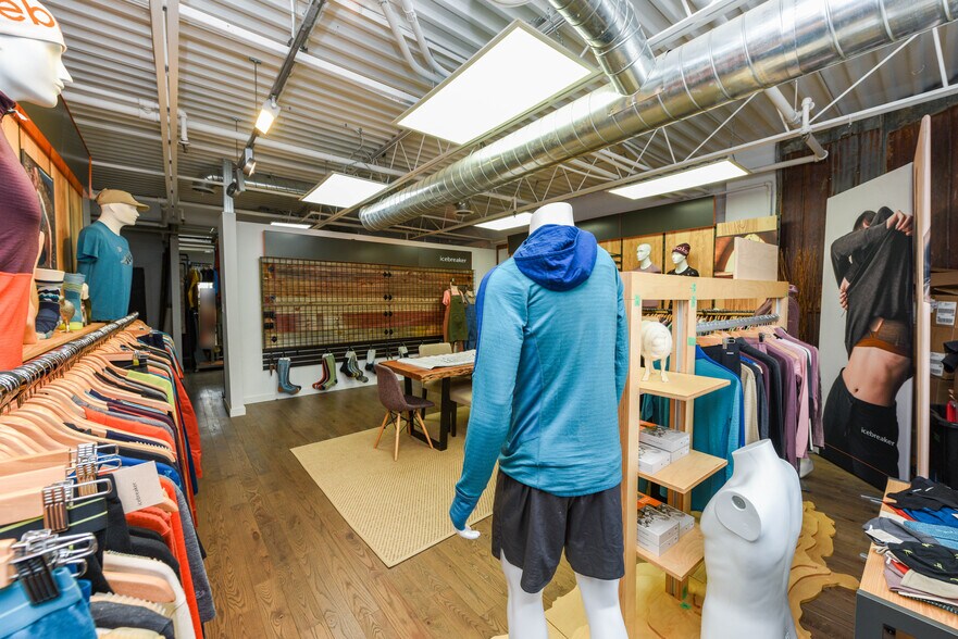 More Photos Of 750 Oakdale Rd, Toronto Light Distribution For Sale