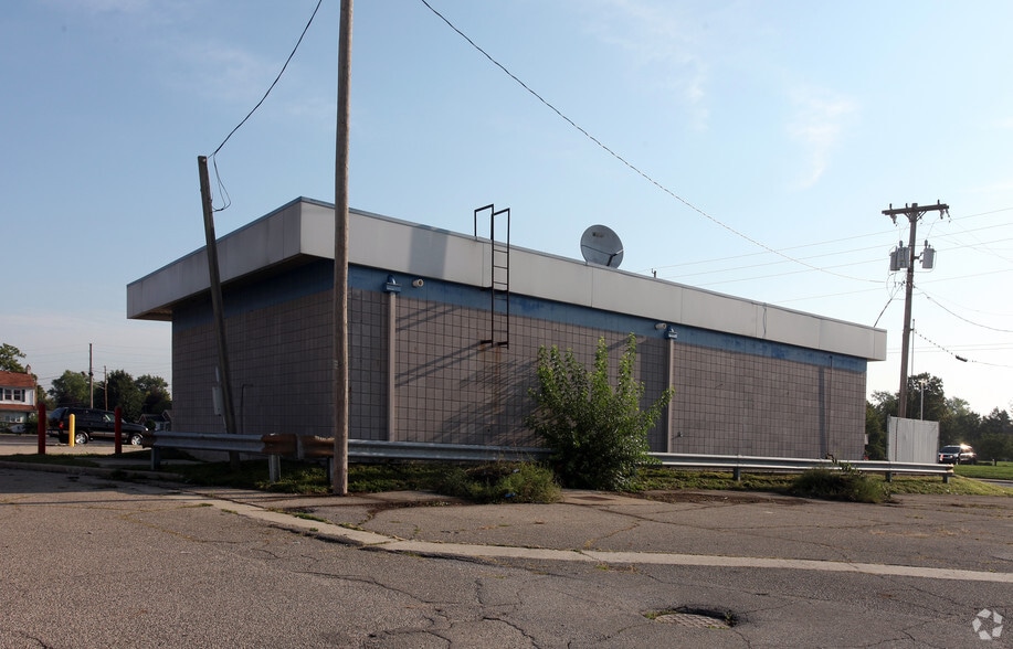 More Photos Of 2501 Nichol Ave, Anderson Service Station For Sale