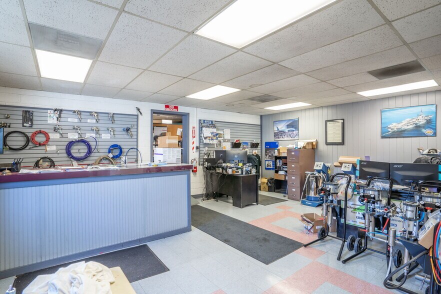 More Photos Of 2304 N Killingsworth St, Portland Warehouse For Sale