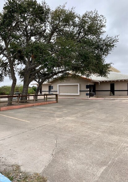 More Photos Of 4061 Highway 35 N, Rockport Restaurant For Lease